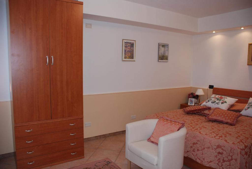 Casa Fantasia تريميتْسّو الغرفة الصورة