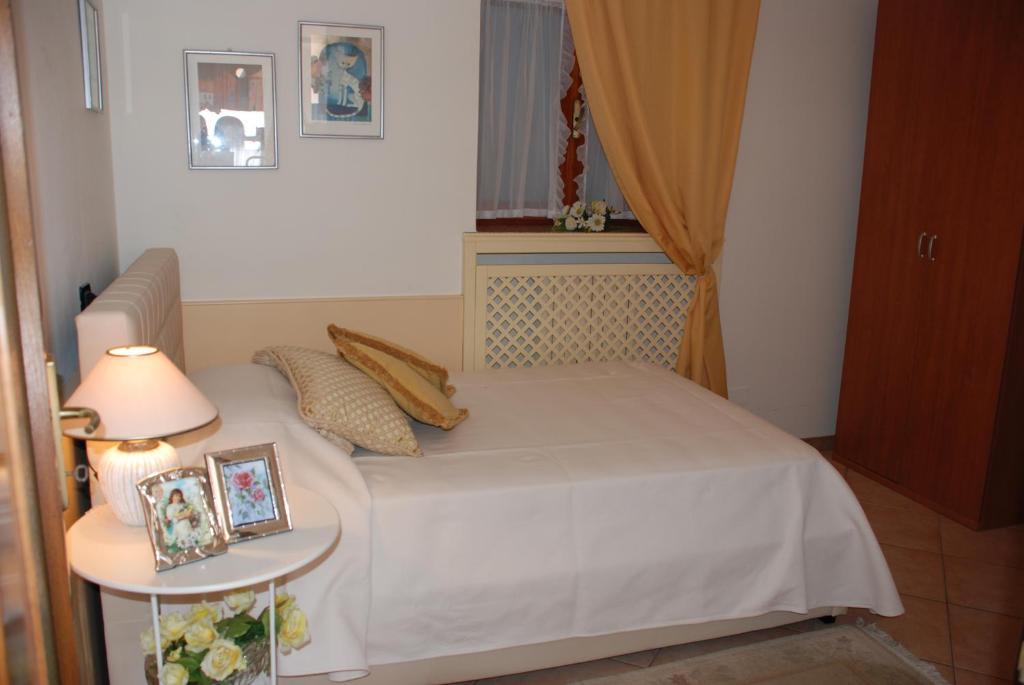 Casa Fantasia تريميتْسّو الغرفة الصورة